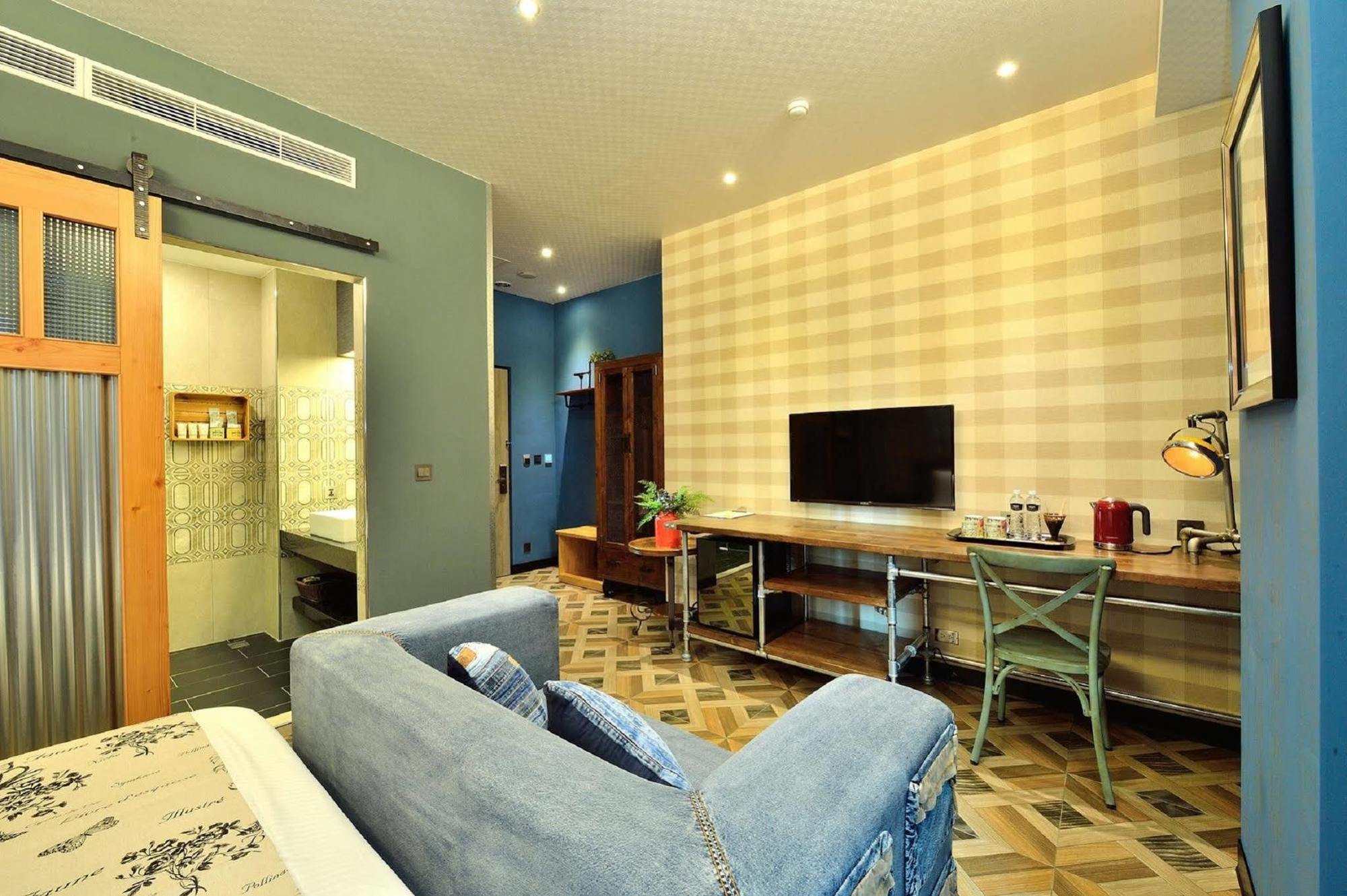 Smokey Joe'S Apartment Kaohsiung Exterior photo
